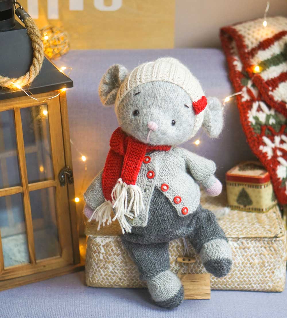 Knitting Pattern: Christmas Knitted Mouse Boy Clothes